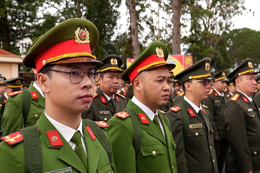 Về gần dân để hiểu dân, giúp dân nhiều hơn