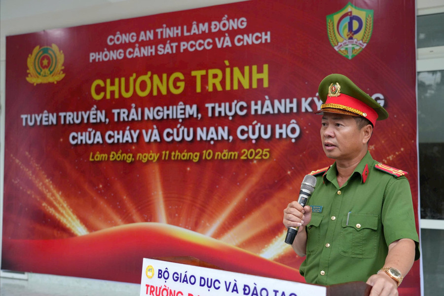 Hơn 300 sinh viên, giảng viên Đại học Phan Thiết thực hành PCCC