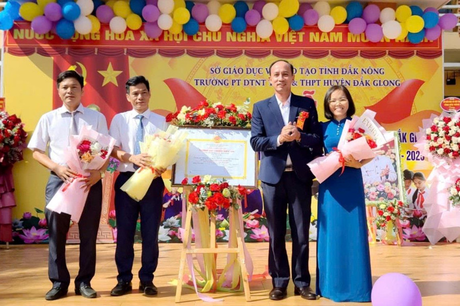 Ngôi trường vùng cao dẫn đầu đổi mới, sáng tạo trong dạy và học