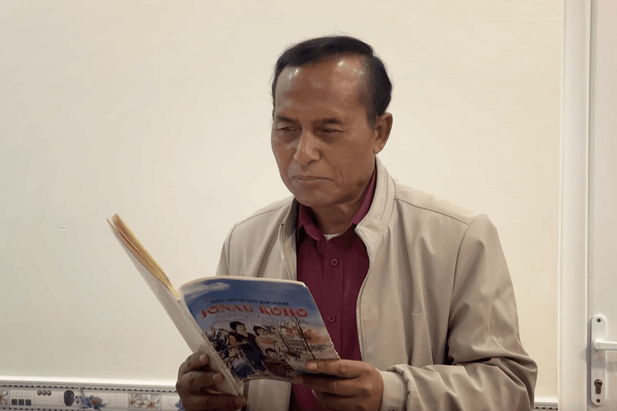 Người giữ hồn tiếng K’Ho qua từng chữ viết