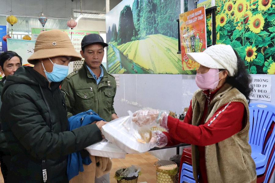 Bếp cơm chay 0 đồng kết nối yêu thương