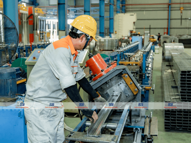Kệ Công nghiệp VNT lắp đặt kệ hạng nặng uy tín tại HCM