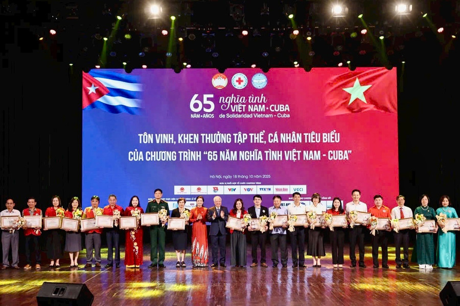 Hội Chữ thập đỏ Lâm Đồng được vinh danh tại sự kiện 65 năm Việt Nam - Cuba