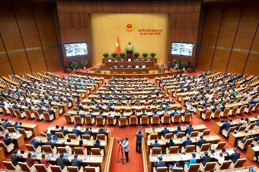 Phó Trưởng đoàn chuyên trách Đoàn ĐBQH Lâm Đồng Nguyễn Hữu Thông góp ý dự thảo Luật Viên chức