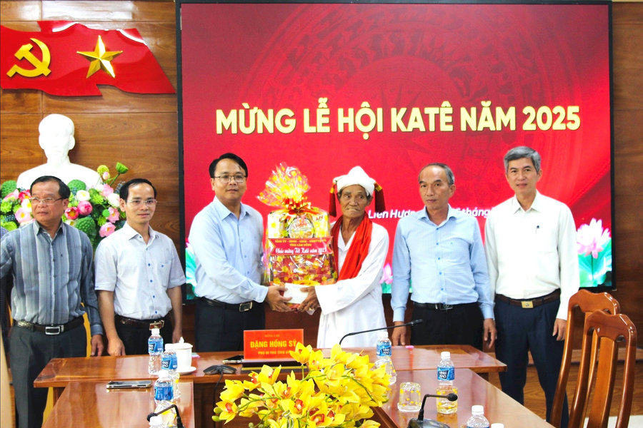 Sư cả Thường Xuân Hữu - người “giữ lửa” văn hóa Chăm