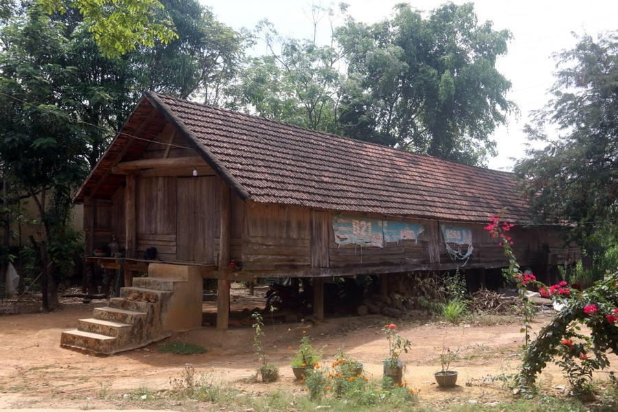 Memories of the Longhouse and the Aspiration to Preserve Ancient Buôr Village