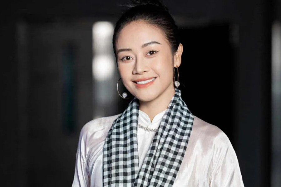 MC Phí Linh lần đầu dẫn điểm cầu Chung kết Olympia năm 25