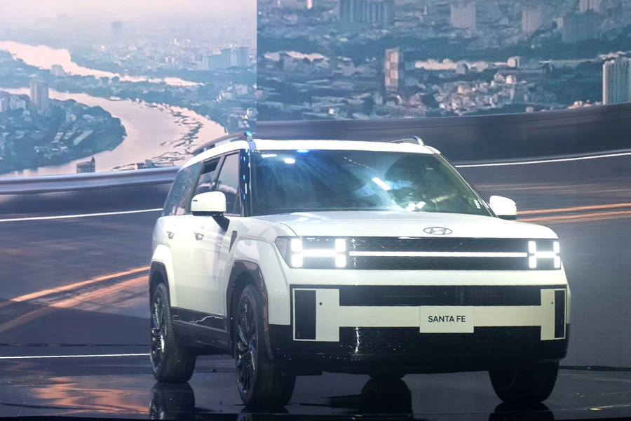 Santa Fe, Everest, Jimny: Từ bia kèm lạc đến giảm sâu