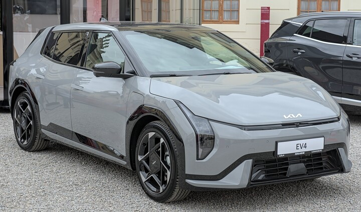 KIA EV4: Đánh giá nhanh và chiến dịch Petrol Scent mới