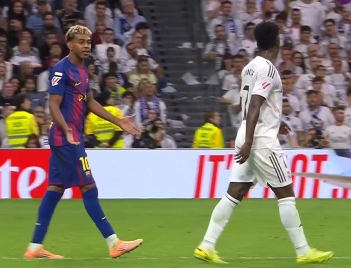 Đội hình FIFPro 2025: Lamine Yamal góp mặt, Vinicius bất ngờ bị loại