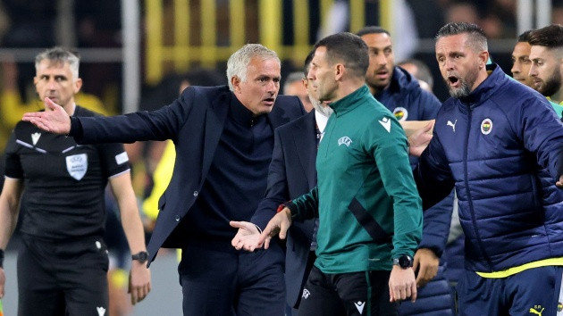 Mourinho đã đúng: bê bối trọng tài làm rúng động Super Lig
