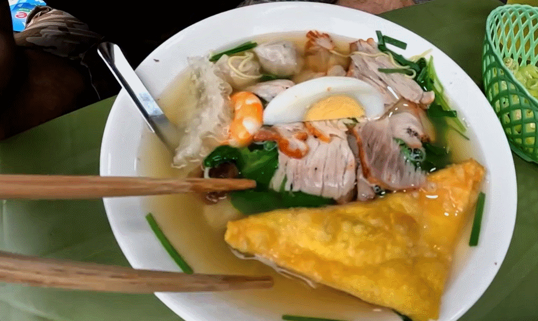 Mì vằn thắn Hà Nội: Trải nghiệm bữa sáng phố cổ khó quên