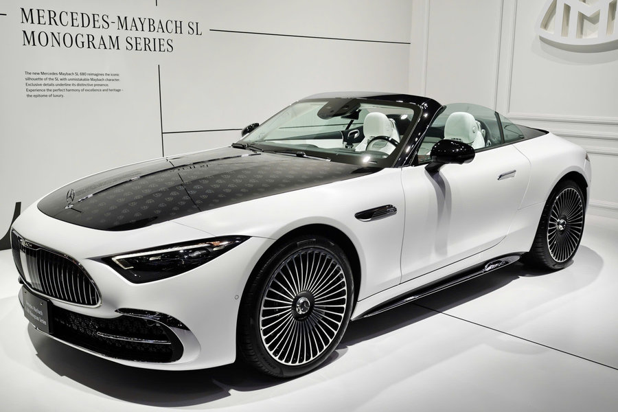 Mercedes-Maybach SL 680: Chi tiết xe mui trần siêu sang thủ công