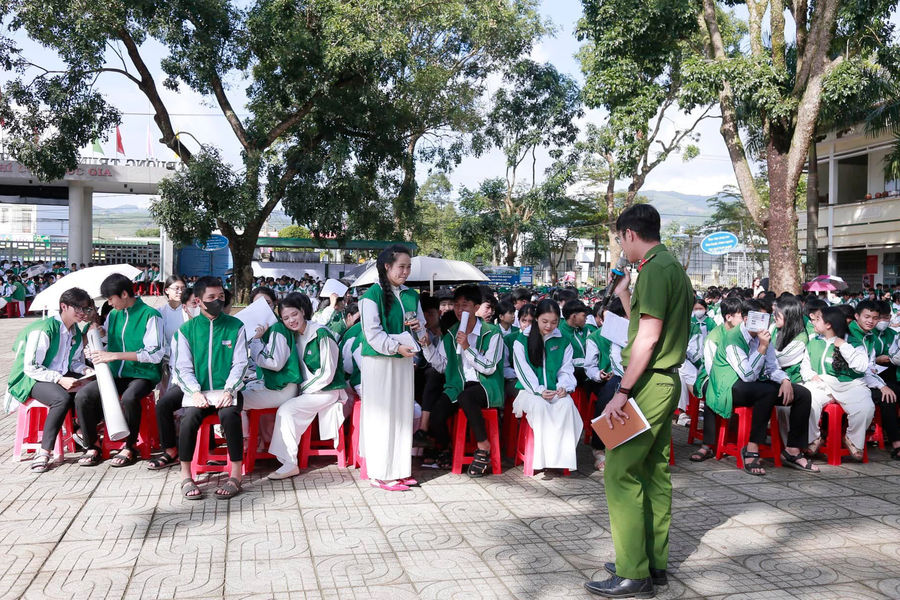 Tạo “lá chắn số” từ xa để bảo vệ học sinh