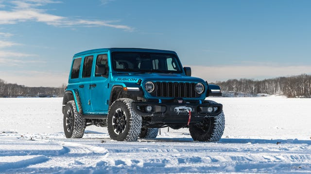 Jeep triệu hồi Wrangler và Grand Cherokee 4xe do nguy cơ cháy