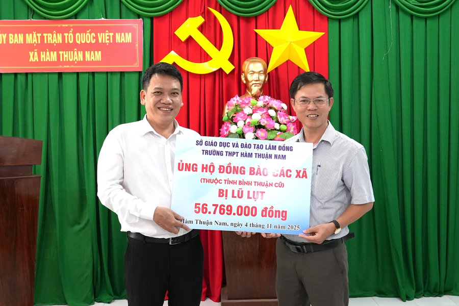 Xã Hàm Thuận Nam quyên góp hơn 215 triệu đồng hỗ trợ người dân vùng lũ