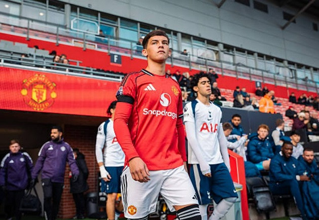 Shea Lacey tỏa sáng, Man United cân nhắc lại kế hoạch tháng 1