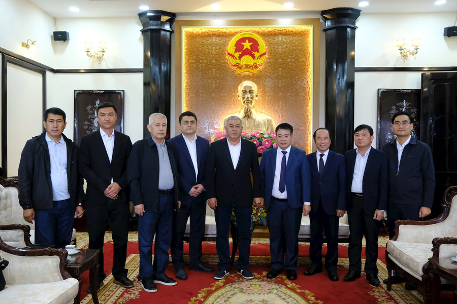 Lâm Đồng và tỉnh Jizzakh (Uzbekistan) tăng cường hợp tác trong lĩnh vực nông nghiệp và tơ lụa