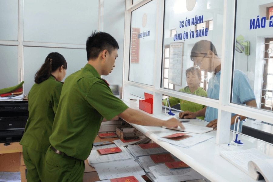 Cho người khác nhập hộ khẩu để vụ lợi có bị phạt hay không?