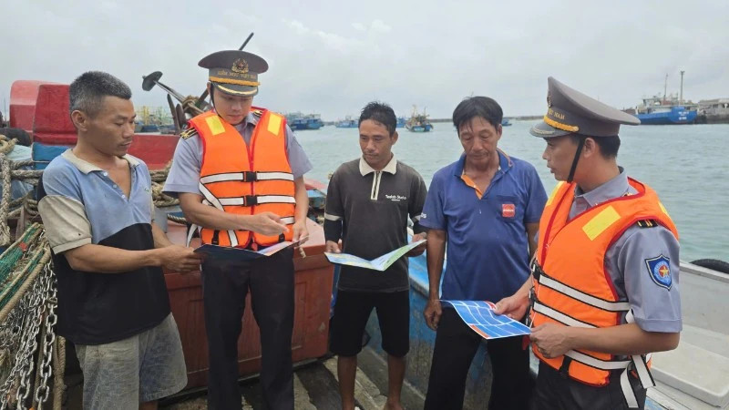 Lâm Đồng: Lực lượng kiểm ngư tuyên truyền, tuần tra chống khai thác IUU