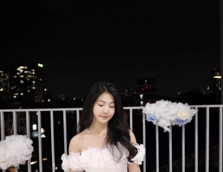 Con gái Mạnh Trường ở tuổi 16: Nhan sắc nổi bật, chiều cao vượt trội