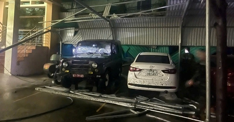 Cảnh tượng hoang tàn, xác xơ sau bão số 13