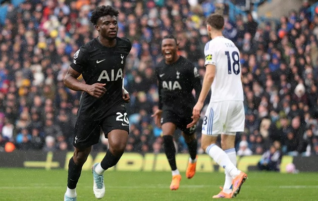 Tottenham lo lắng khi Kudus chấn thương trước trận Man Utd