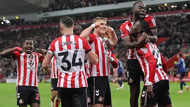 Sunderland 2-2 Arsenal: Chiến thuật lạ chặn chuỗi 10 trận