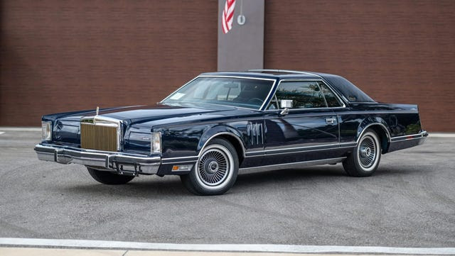 Lincoln Mark V 1979: 'Xe mới' 40 năm tuổi với odo chỉ 156 km