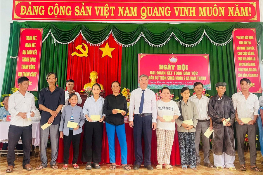 Tưng bừng Ngày hội Đại đoàn kết ở thôn Sùng Nhơn 2