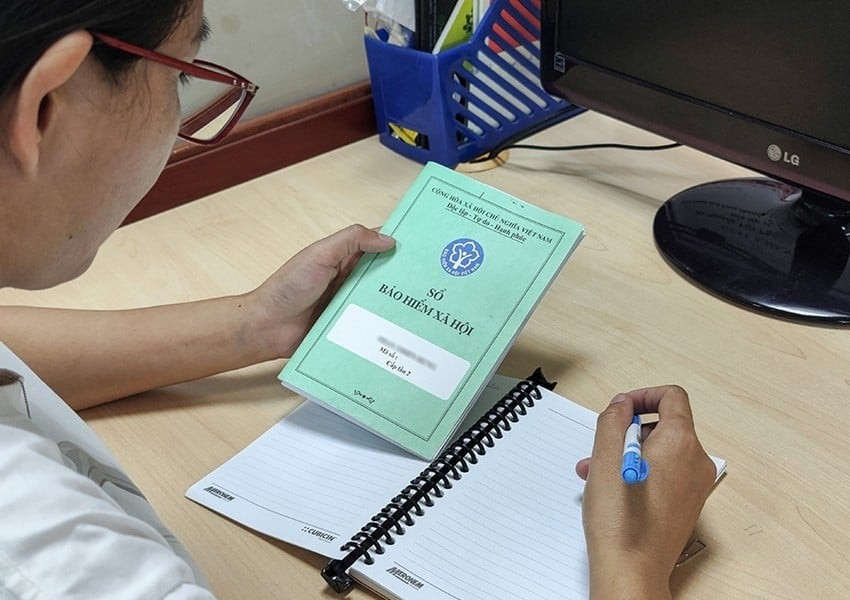 Hành vi cầm cố hoặc mua bán sổ BHXH có thể bị phạt đến 6 triệu (Đề xuất)