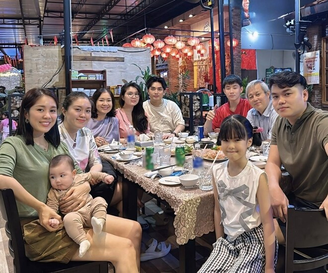 Con trai Lê Phương 13 tuổi cao 1m81, quấn quýt bên ông ngoại
