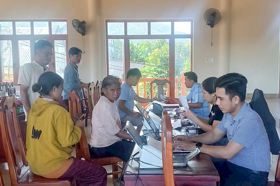 Xã Cát Tiên 3 đưa dịch vụ hành chính lưu động đến tận thôn