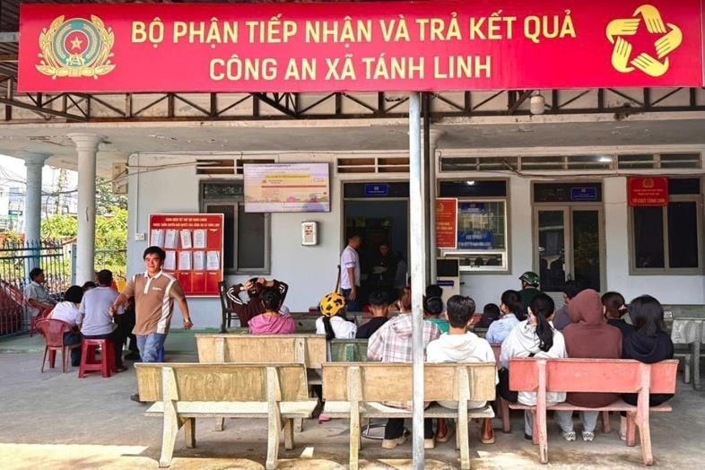 Tánh Linh lấy ý kiến Nhân dân vào các dự thảo văn kiện Đại hội XIV qua ứng dụng VNeID