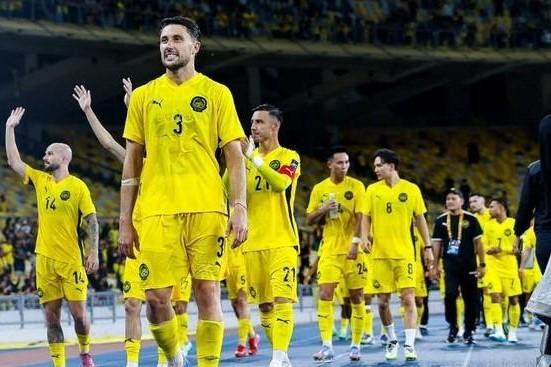 Machuca vẫn nhận lương dù bị FIFA treo giò 12 tháng