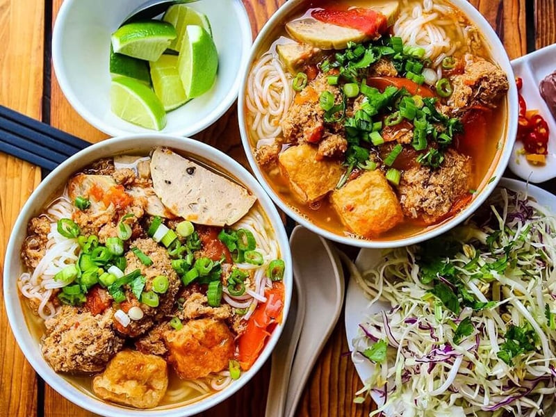 Hà Nội: Khám phá bản đồ ẩm thực bữa sáng trứ danh