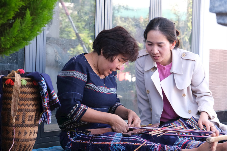 Giữ nét đẹp văn hóa truyền thống dưới chân núi Lang Biang