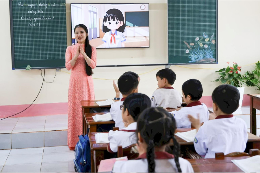 “Lớp học số” của cô Nguyễn Thị Hồng nơi vùng biên Lâm Đồng