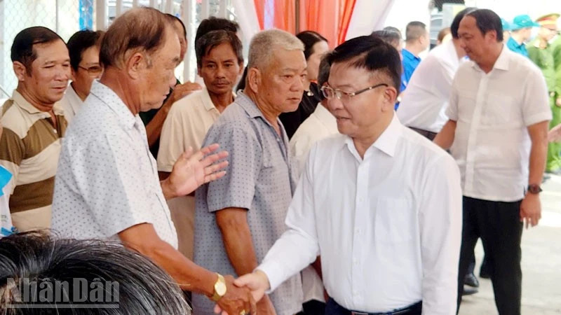 Phó Thủ tướng Chính phủ Lê Thành Long dự Ngày hội đại đoàn kết toàn dân tộc tại tỉnh An Giang