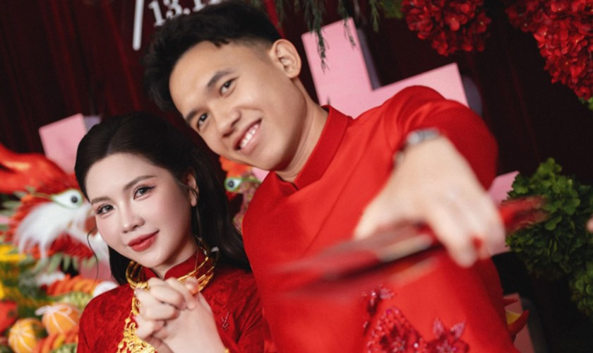 Võ Hoàng Minh Khoa: Lỡ hẹn đội tuyển, đón hạnh phúc trăm năm