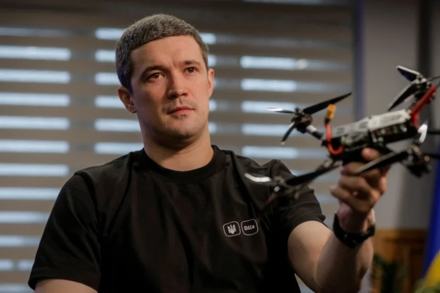 Drone cáp quang Nga 50 km đe dọa hậu cần Ukraine