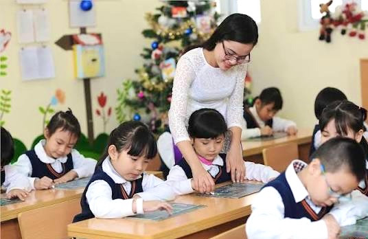 Vệt phấn trắng trong mùa nhớ