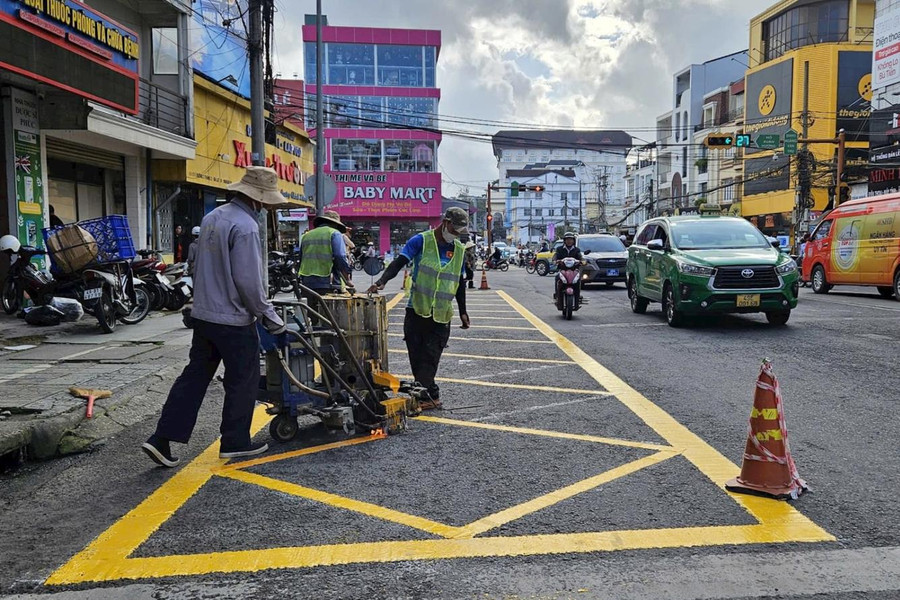 Người dân cần lưu ý khi gặp “vạch mắt võng” mới triển khai ở Đà Lạt