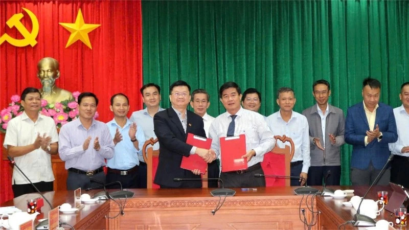 Tăng cường hợp tác giữa tỉnh Đắk Lắk và Đại học Kinh tế Thành phố Hồ Chí Minh