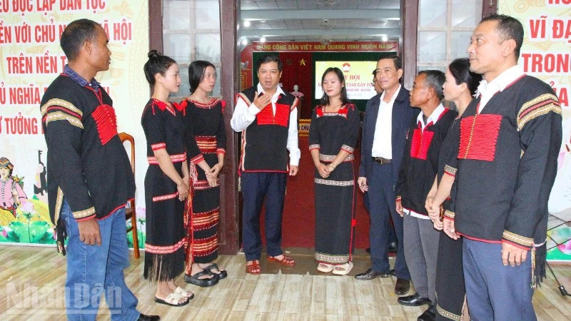 Bí thư Tỉnh ủy Đắk Lắk Lương Nguyễn Minh Triết dự Ngày hội Đại đoàn kết toàn dân tại buôn Đăk Tuôr