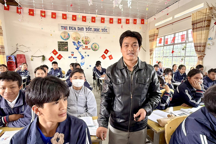 Truyền cảm hứng học Lịch sử cho học sinh DTTS