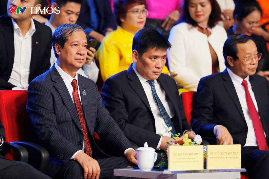Thay lời tri ân 2025: Những câu chuyện lay động về người thầy