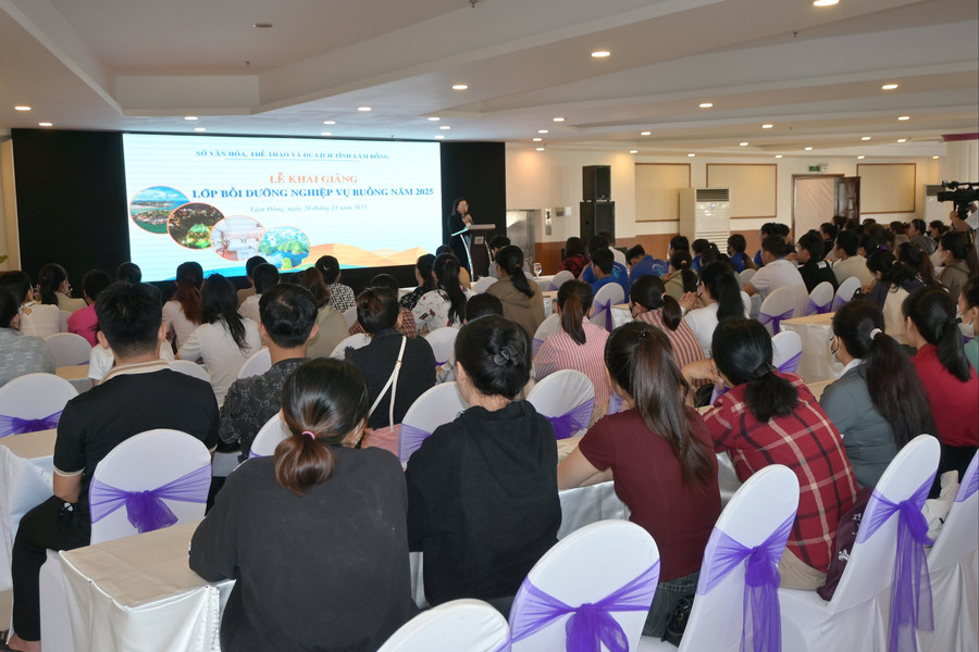 Hơn 150 học viên được bồi dưỡng nghiệp vụ buồng tại Lâm Đồng