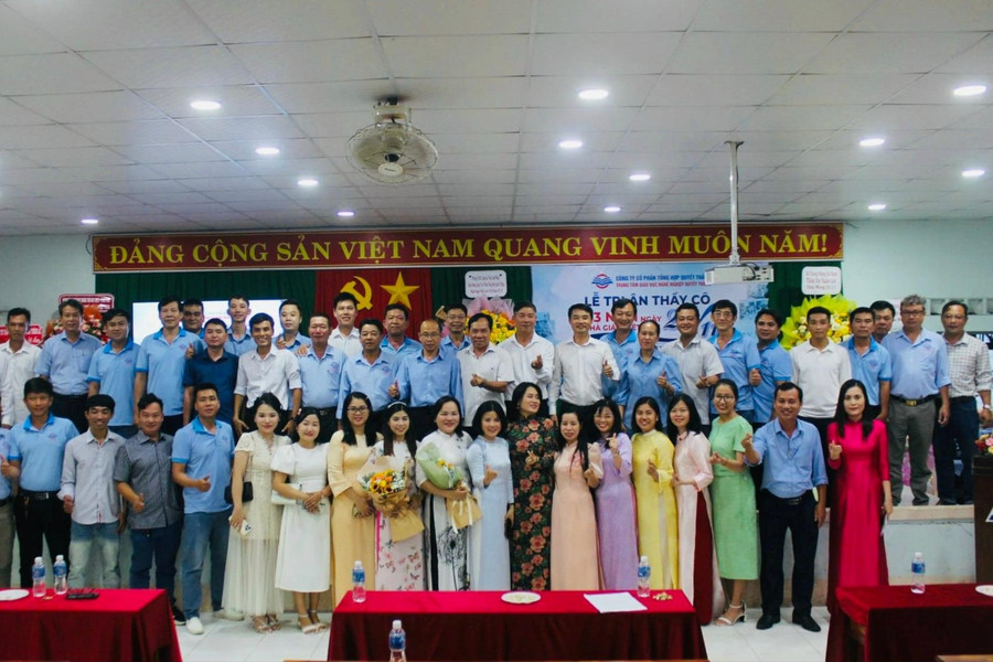 Trung tâm GDNN Quyết Thắng kỷ niệm 43 năm Ngày Nhà giáo Việt Nam 20/11
