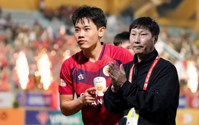 HLV Kim Sang-sik và kỷ lục vô tiền khoáng hậu với bóng đá Việt Nam